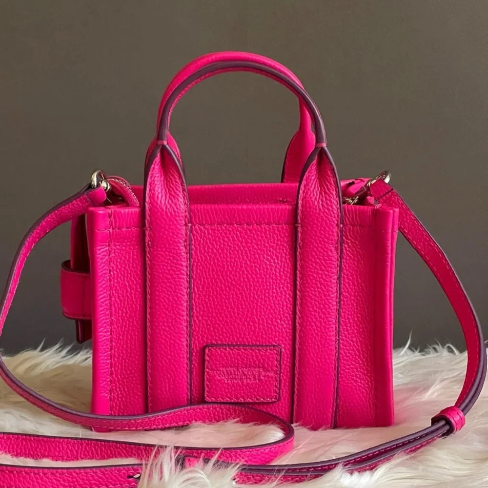 H053L01RE22 - Marc Jacobs The Leather Micro Tote Bag - Picture 7 of 14